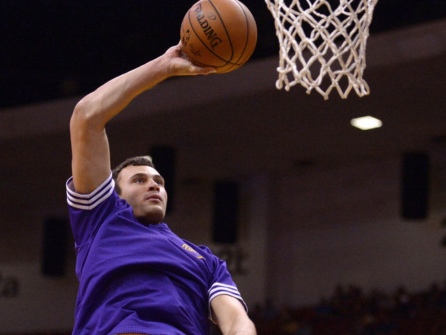 VIDEO: Lakers' Nance Jr. submits early entry for dunk of the year