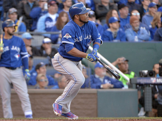 Encarnacion productive despite finger injury