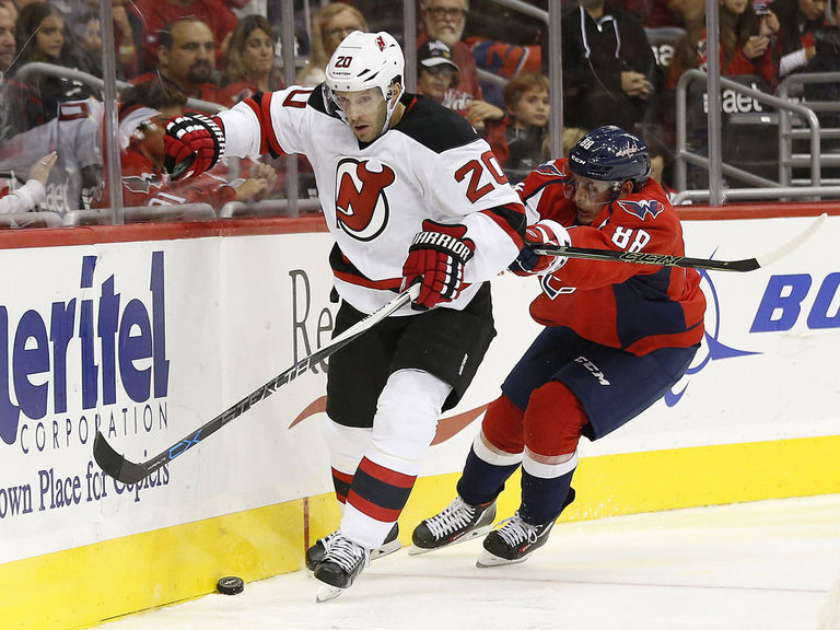 Stempniak's OT goal gives Devils 1st win of season | theScore.com