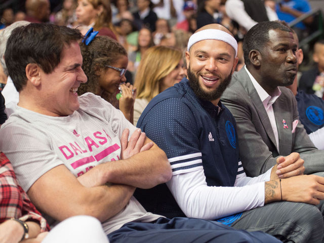 Deron Williams might miss Mavs' season opener with strained calf