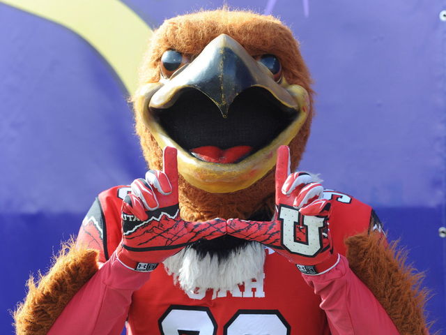 Utah signs $65M, 10-year extension with Under Armour