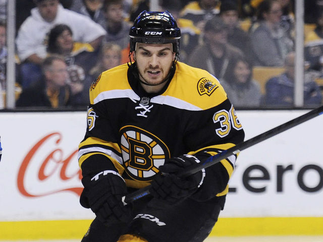 VIDEO: Bruins' Rinaldo catches Flyers' Couturier with high elbow