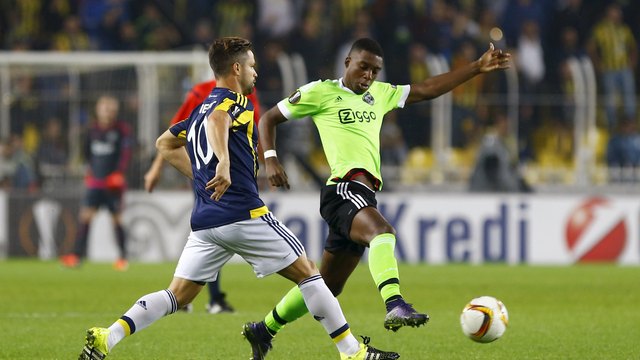 Wolfsburg confirms deal for highly touted Dutch stud Bazoer