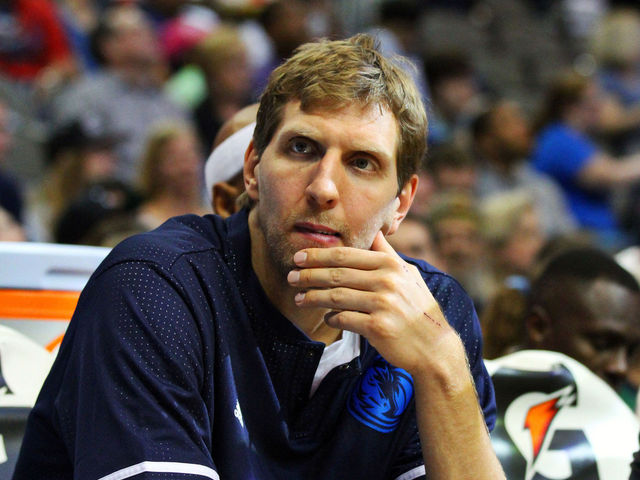 Dirk mulls multi-year deal with Mavericks