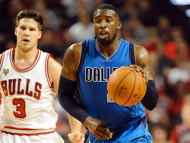 Matthews, Williams give Mavericks hope in preseason debut