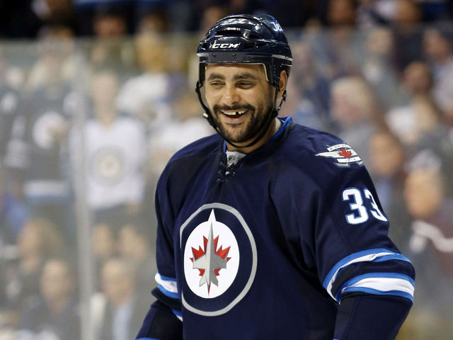 VIDEO: Dustin Byfuglien beats Coyotes with wily shot from center ice