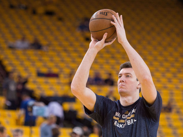 Pelicans' Asik to sit out season opener due to calf injury
