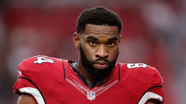 Cardinals' Gresham helps fellow passenger avoid missed flight