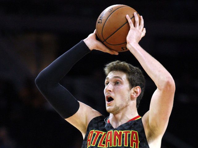 Hawks' Muscala sprains ankle in season opener
