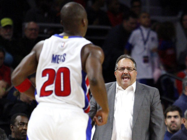 Pistons' Meeks suffers Jones fracture in right foot during home opener
