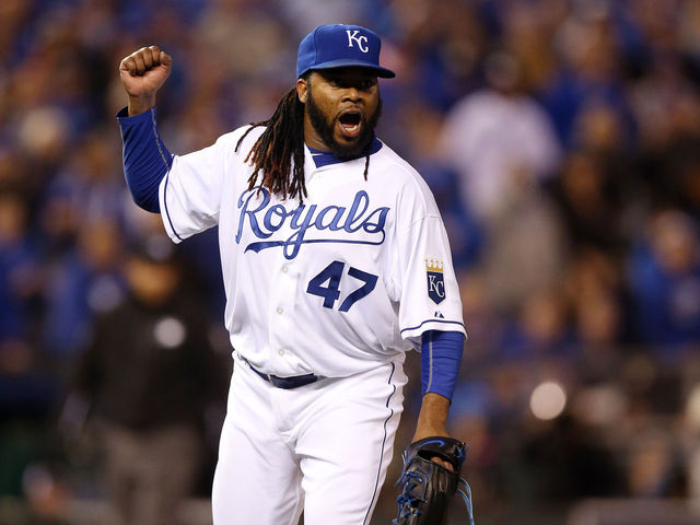 Cueto's complete game sends Royals to 2-0 series lead