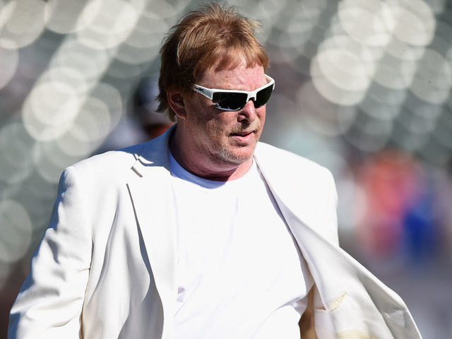 Raiders owner changes tune after asking players not to protest in uniform