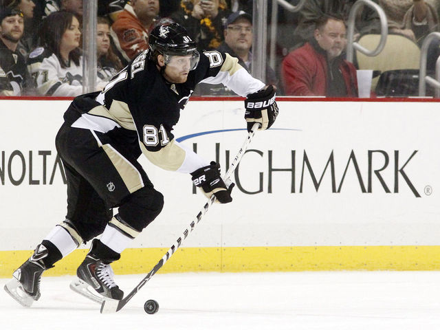 Report: Maple Leafs not planning Kessel tribute