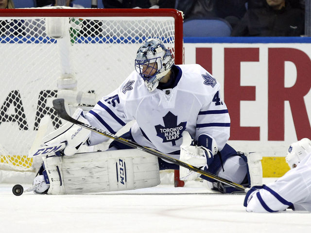 Maple Leafs' Bernier earns back-to-back starts after strong game