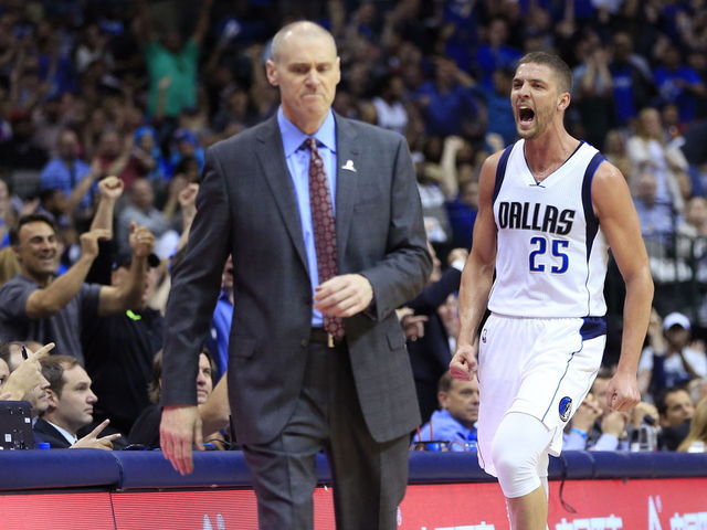 PHOTO: Mavs' Carlisle photobombs Parsons at shoe launch