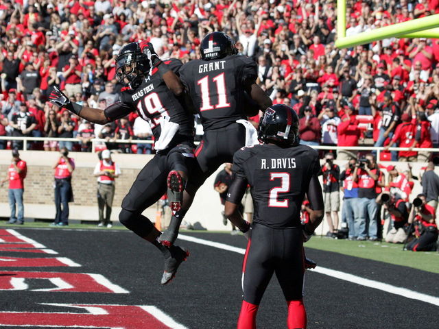 VIDEO: Texas Tech's Jakeem Grant runs wild on 90-yard play