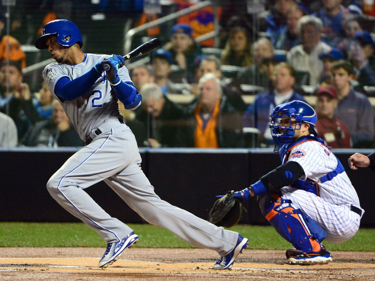 Escobar sets Royals playoff record for longest hit streak