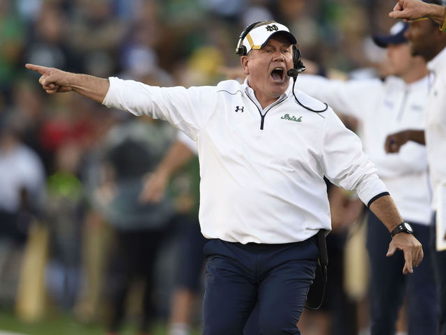 VIDEO: Notre Dame coach Brian Kelly loses it on assistant