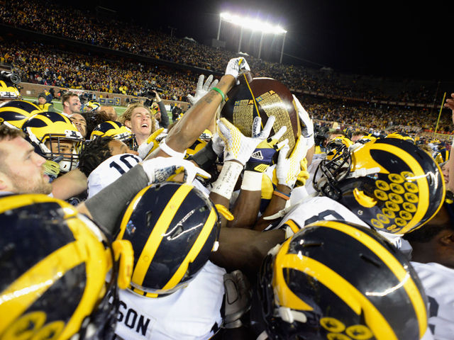 VIDEO: Michigan survives with game-winning goal-line stand