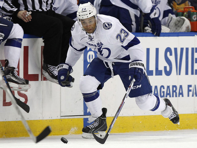 Lightning's Brown back in lineup for Game 1 vs. Penguins