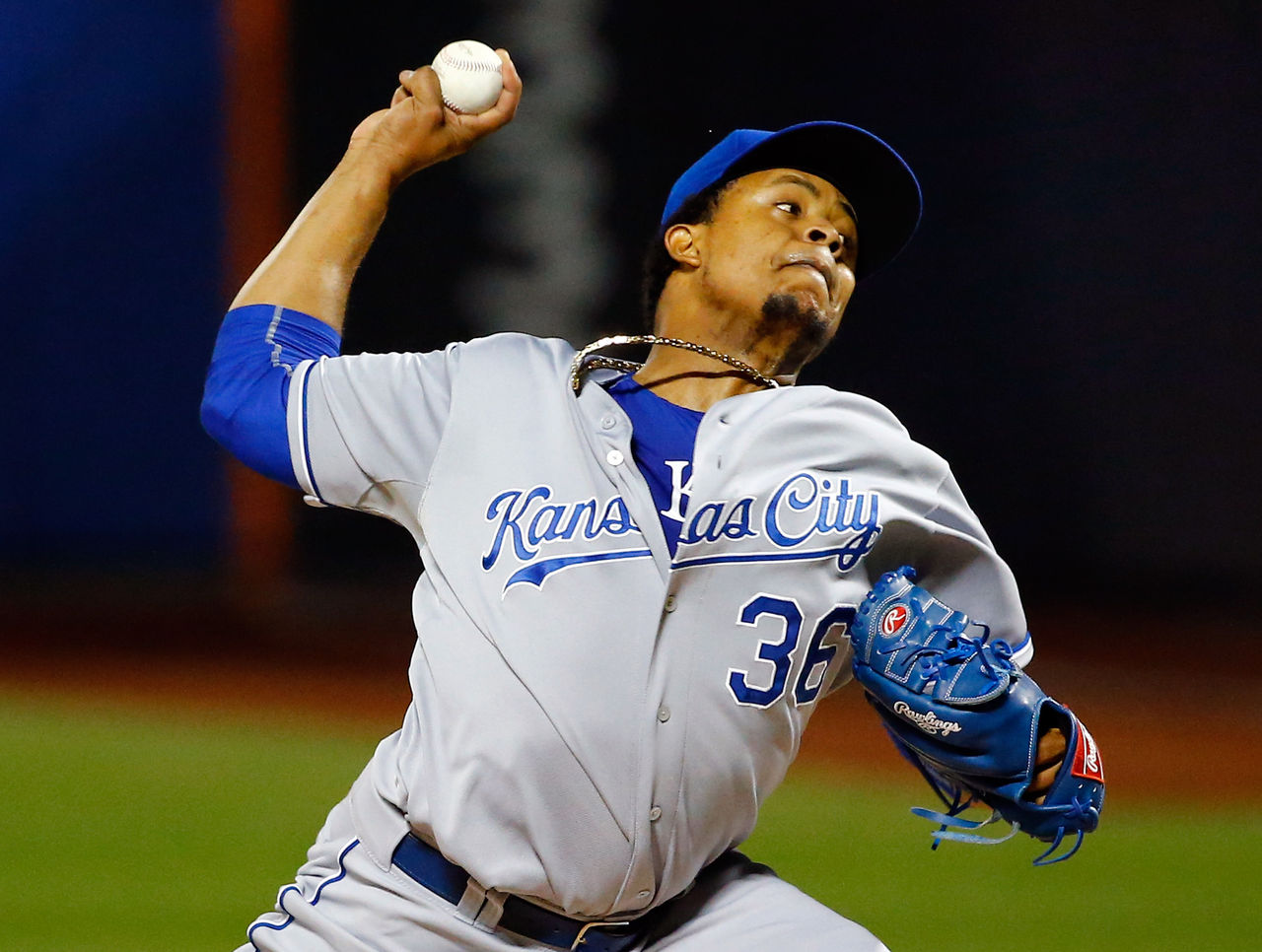 Royals pitcher Edinson Volquez loses father before taking mound