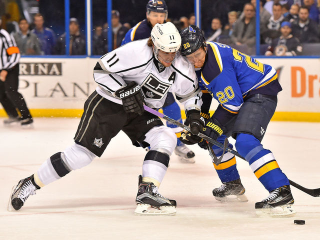 Kings' Kopitar leaves game vs. Blues with upper-body injury