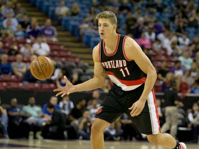 Blazers' Leonard suffered sprained ankle vs. Jazz