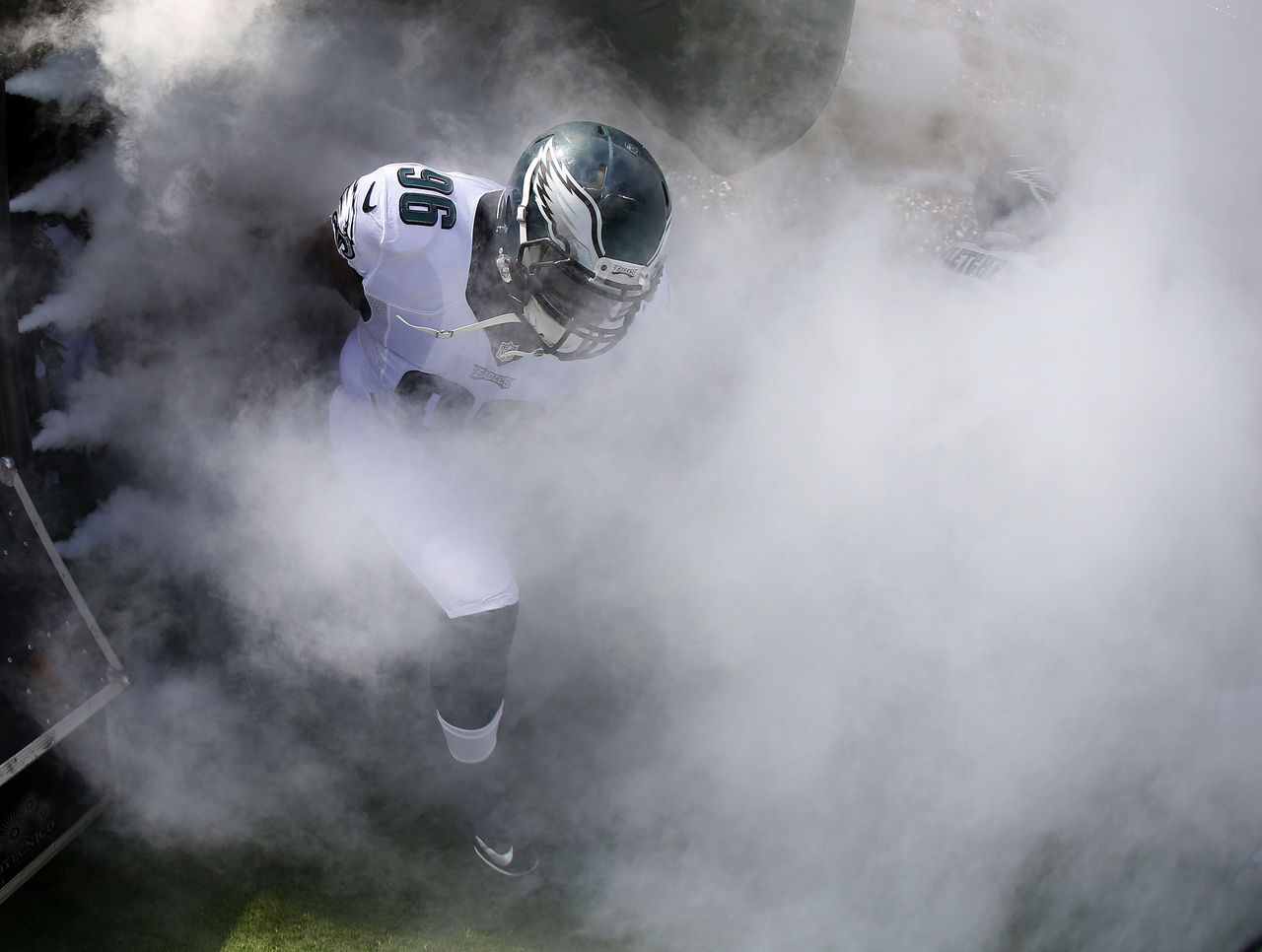 VIDEO: Eagles transform subway exit into mock stadium entrance