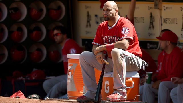 Pujols sidelined 4 1/2 months following right foot surgery