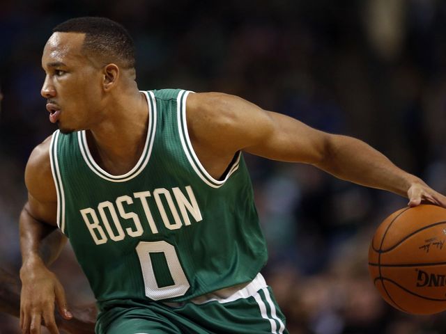 Celtics' Bradley sustains hip contusion