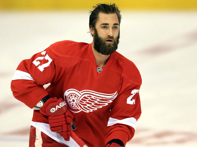 Devils sign Kyle Quincey to 1-year deal