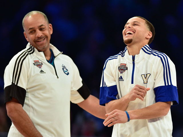 Watch: Suited-up Dell Curry banks in 3 off dish from Steph