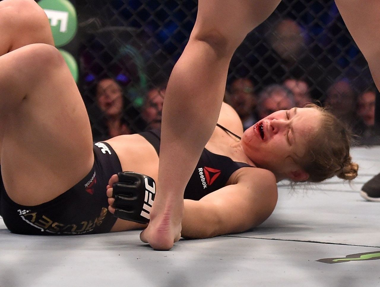 Photos Ronda Rousey S Defeat Gets Ultimate Meme Treatment Thescore Com Photos Ronda Rousey S Defeat Gets Ultimate Meme Treatment Thescore Com