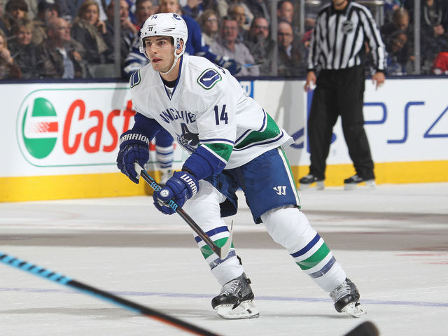 Canucks' Burrows denies willingness to waive no-trade clause
