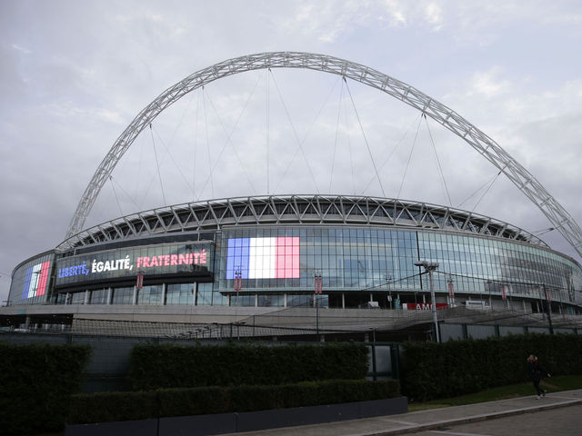 PHOTO: Wembley Stadium welcomes French team with national motto