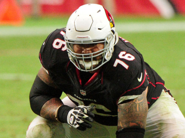 VIDEO: Cardinals lineman Iupati picks up 1st reception, rumbles for 1st down