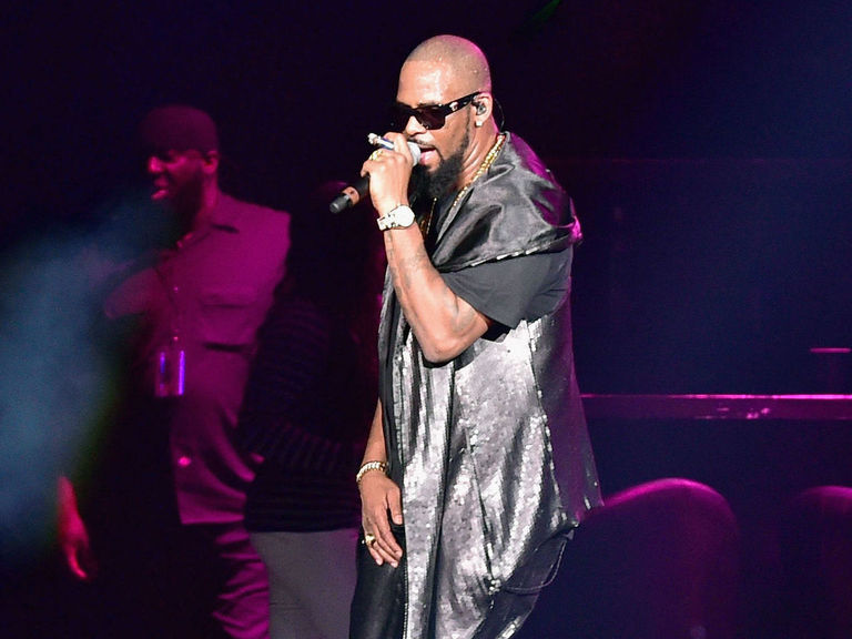 VIDEO: R. Kelly shows hapless Nets how it's done from 3-point range ...