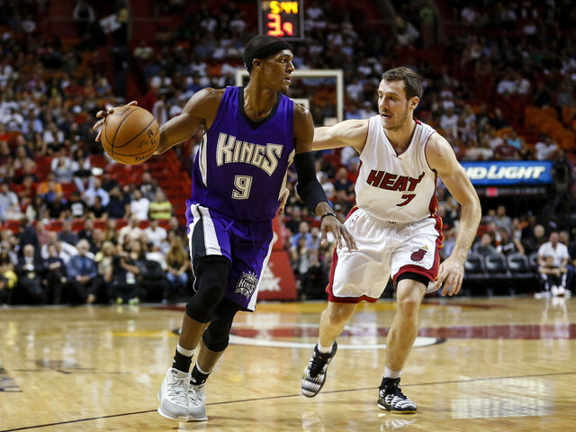 VIDEO: Rondo fakes out Heat, cameraman, universe