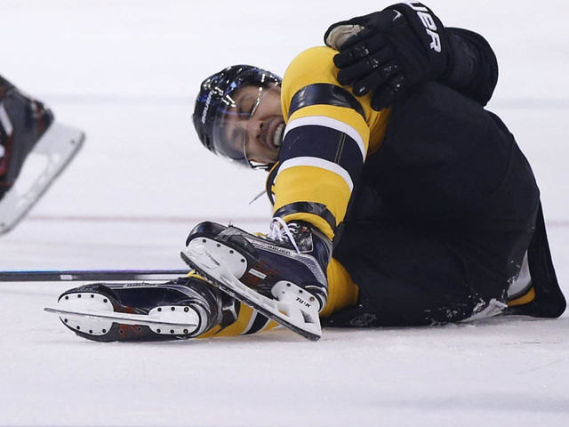 Bruins' Kelly not thinking about retirement