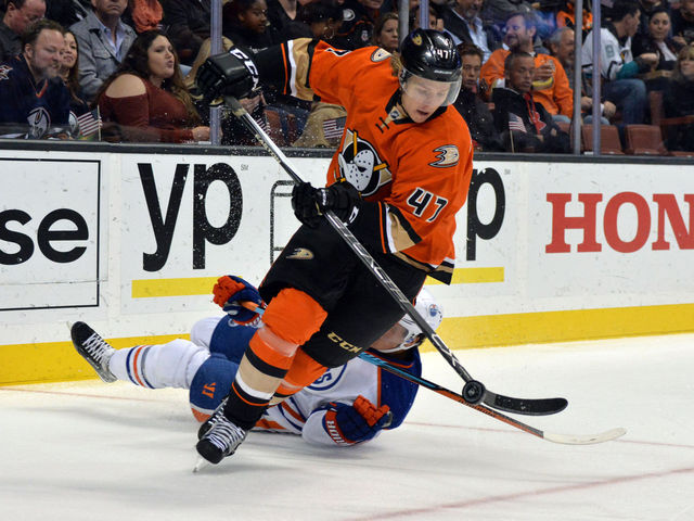 Agents: Lindholm, Rakell not close to signing with Ducks