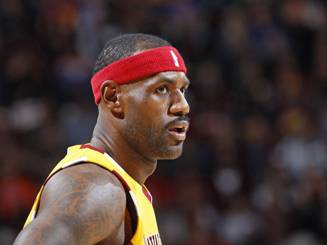 PHOTO: LeBron unleashes new hipster chic 'stache