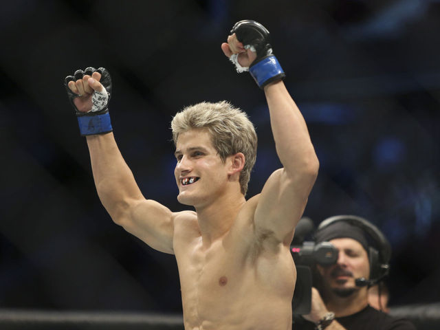 PHOTO: Sage Northcutt spins medicine ball on his finger