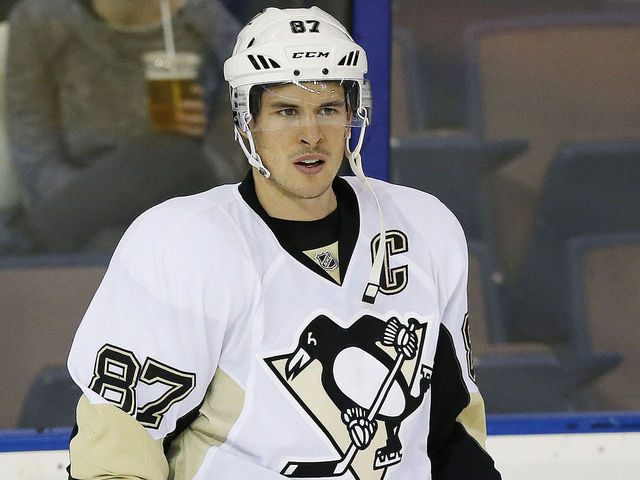 Blue Jackets' Dubinsky gives Crosby nasty cross-check to neck