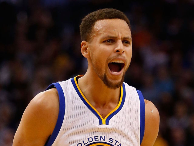 VIDEO: Steph Curry looks dunk contest-ready during pregame warmups