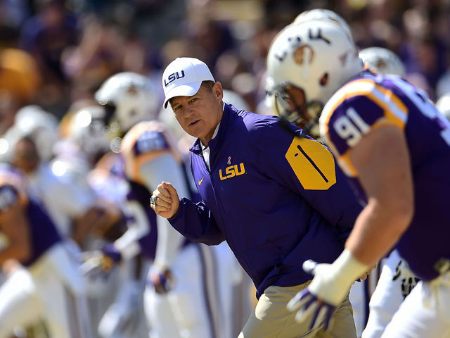 Report: LSU athletic director told Les Miles to focus on Texas A&M game