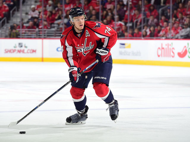 Capitals' Carlson could play this week