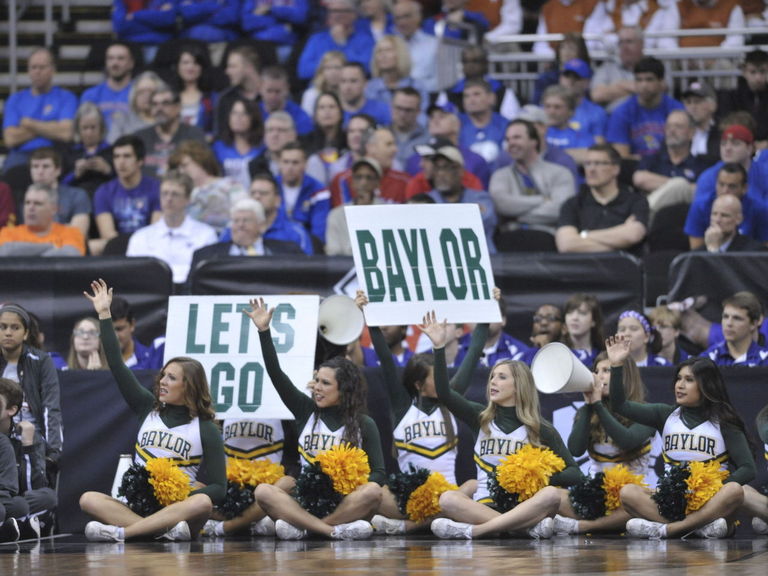 VIDEO Courtside Baylor fan can't get block up, gets crushed in the