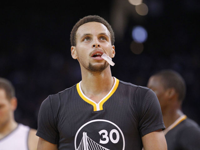 Report: Warriors may allow fans in early to watch Curry warm up