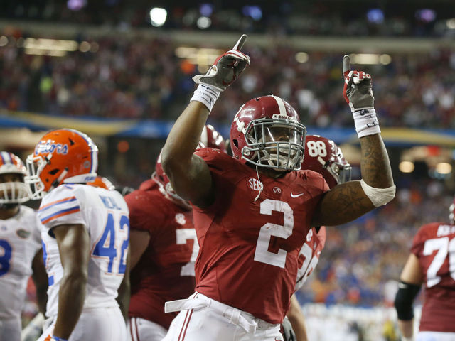 PHOTO: SEC removes Derrick Henry's tattoos from award photo