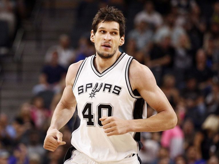 Boban Marjanovic's hands look impossibly huge